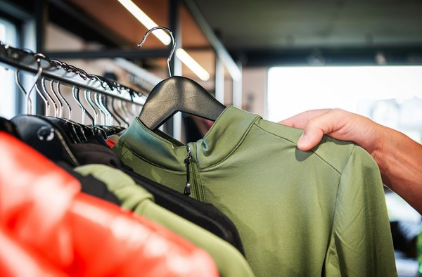 Vêtements personnalisés : exprimez votre créativité avec 150 cover